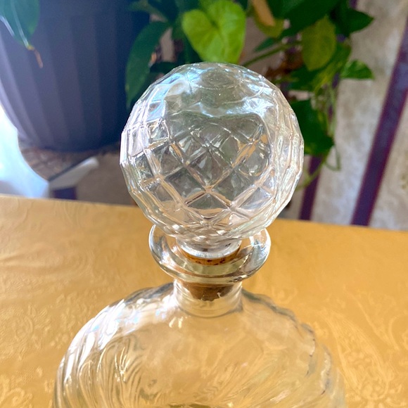 Vintage Whiskey Decanter - Picture 2 of 4